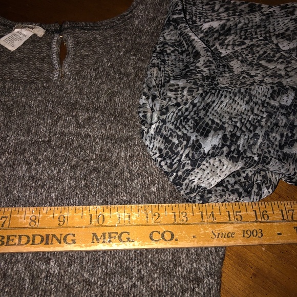 PREOWNED HENDI SZ S Brown Knit Top see through puffy snake print sleeves - Picture 6 of 7